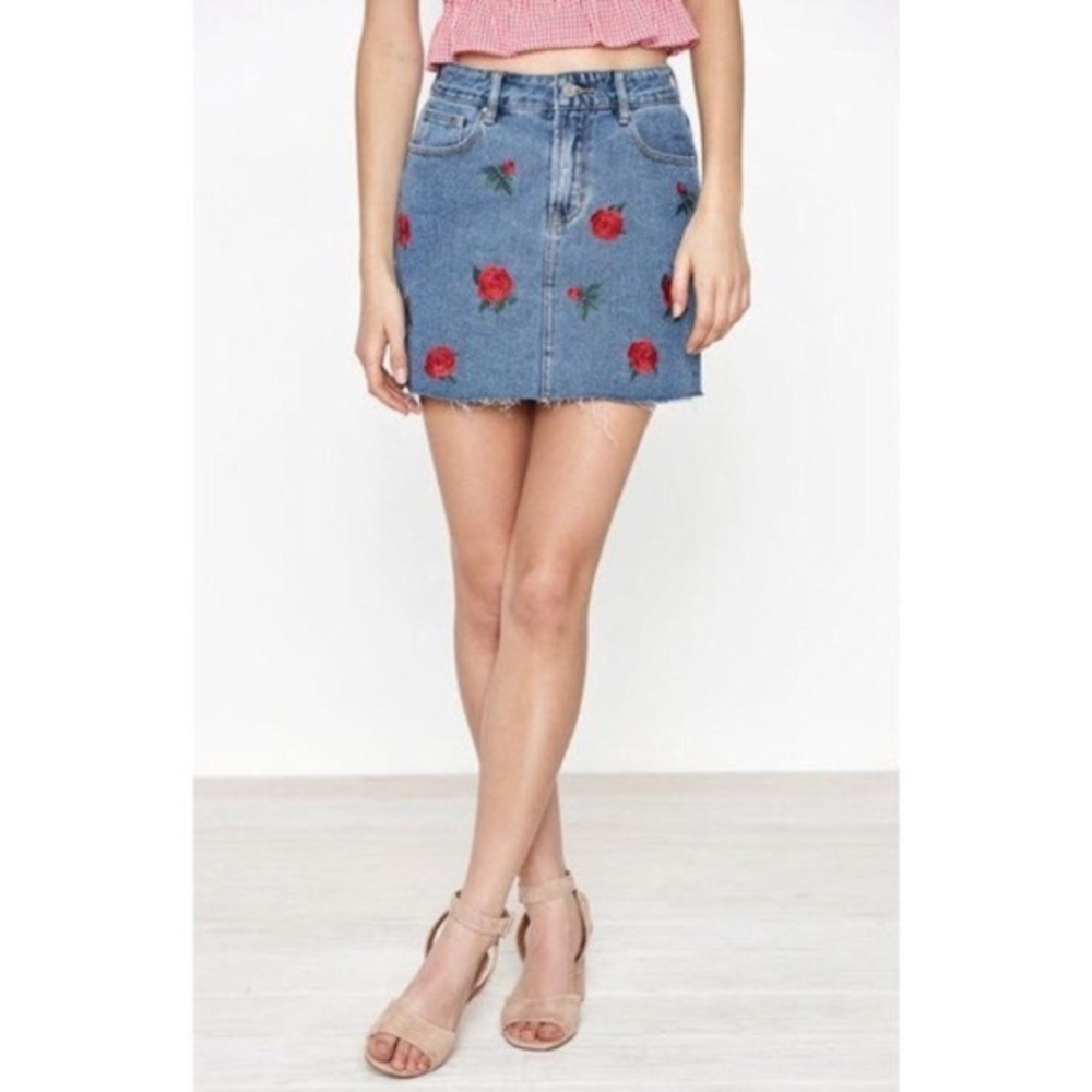 Pacsun Short Denim Embroiled Rose Skirt Size 27